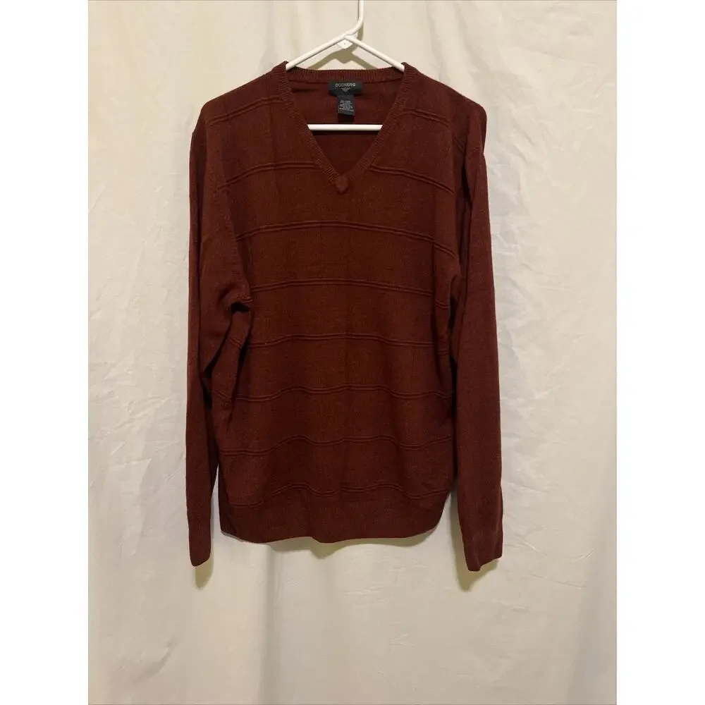 Men's Dockers Size XL Long Sleeve V Neck Sweater Maroon Nice!!